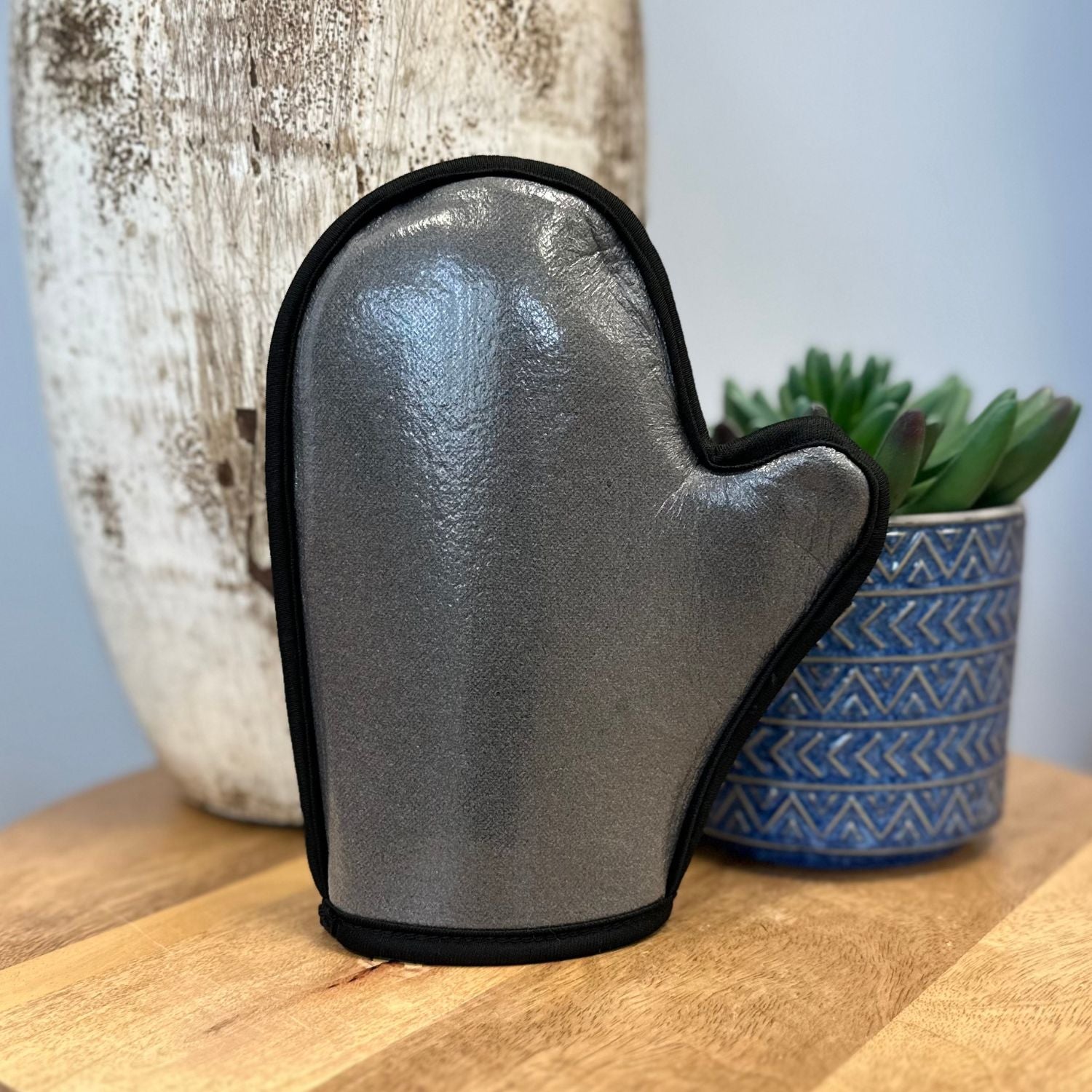 Double-Sided Velvet Tanning Mitt — Flawless Application Every Time